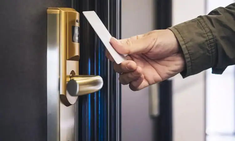 using rfid to improve the hotel industry